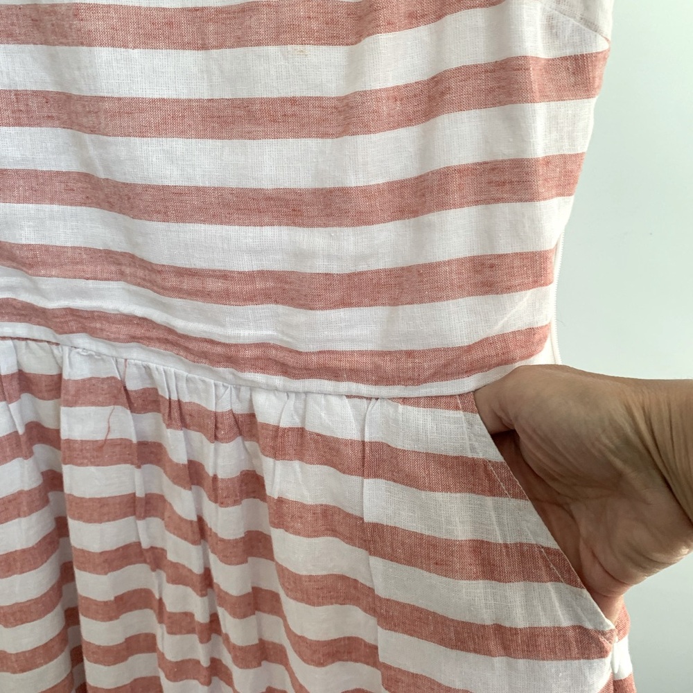 Linen summer dress, side zip.